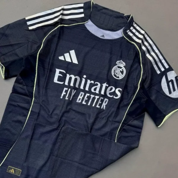 ⁦قميص ريال مدريد - الاسود 2025-2026⁩ - الصورة ⁦3⁩