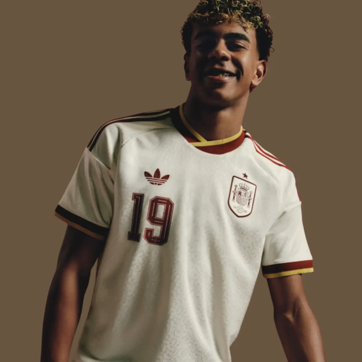قميص منتخب إسبانيا الاحتياطي الجديد 2026 - الصورة 2
